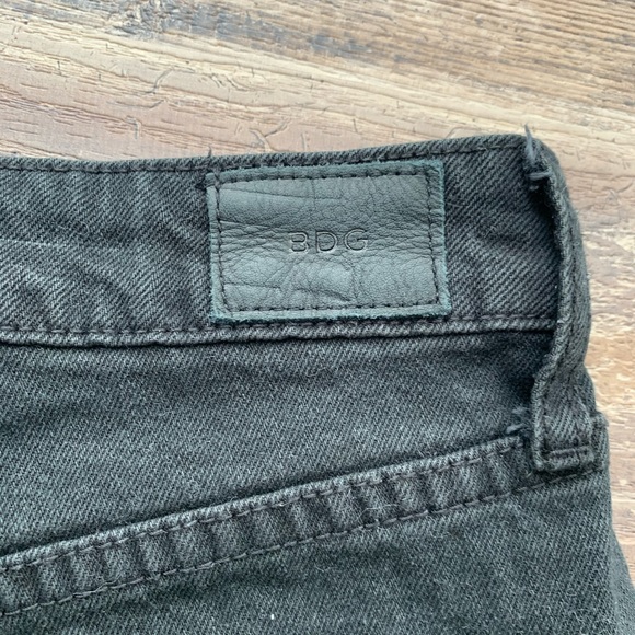 BDG Mid Rise Shortie - Picture 4 of 5